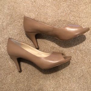 Tahari brand peep toe leather 2” heels